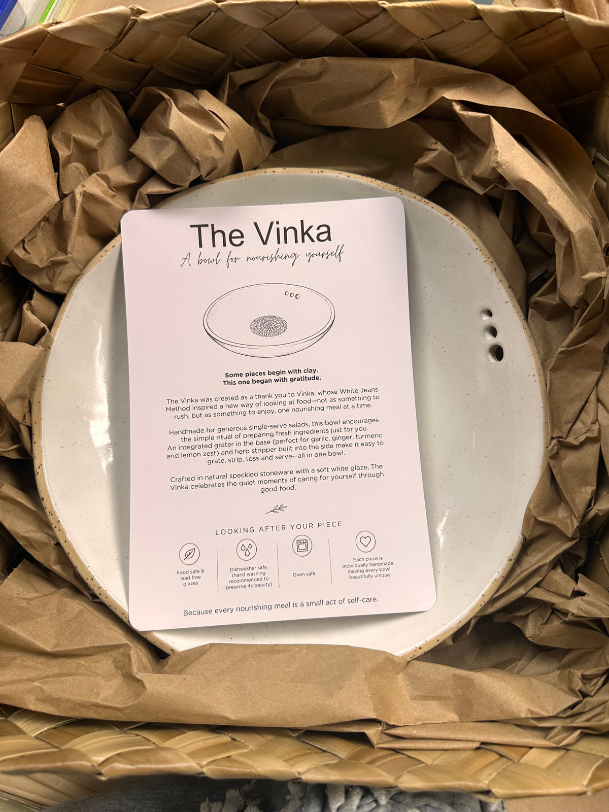 Ferry RD Clay - The Vinka - Bowl with inbuilt grater and herb stripper