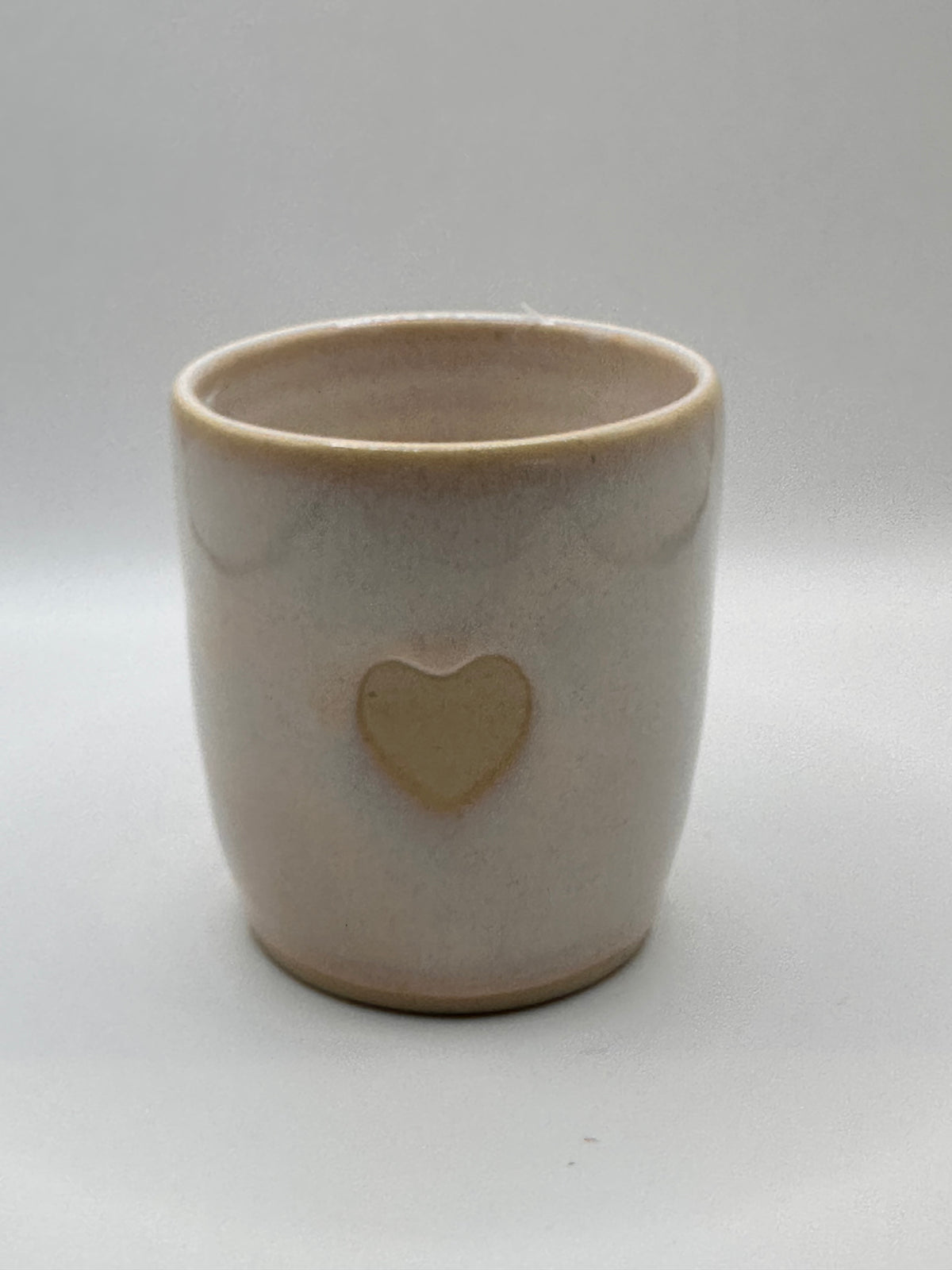 Mudhut Potters Wellington - Tumbler - Pale pink/white with heart - 300 ml