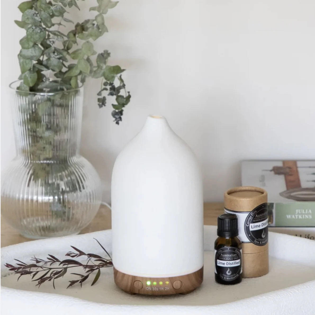 Nil – Ceramic Essential Oil Diffuser – White and Black
