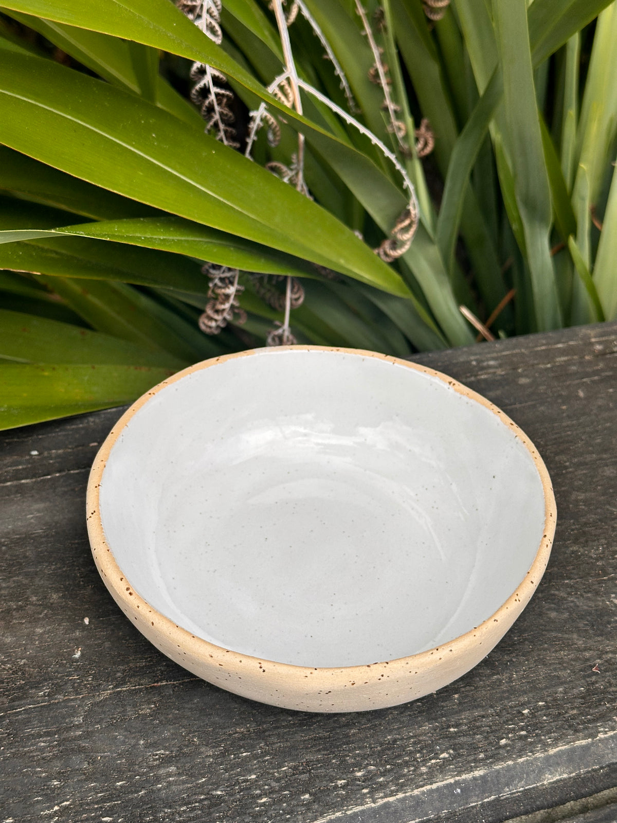 Ferry Rd Clay - Slow morning bowl - white and natural