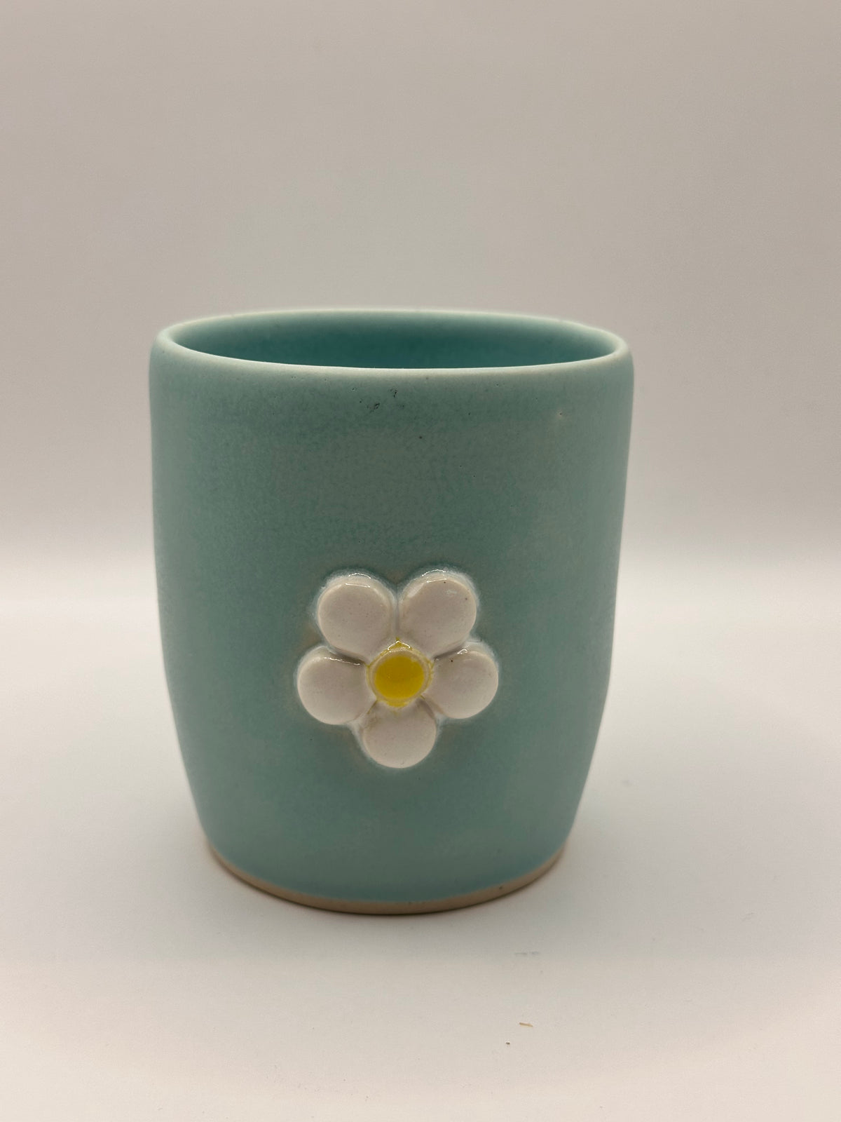 Mudhut Potters Wellington - Tumbler - Baby Blue with daisy - 300ml