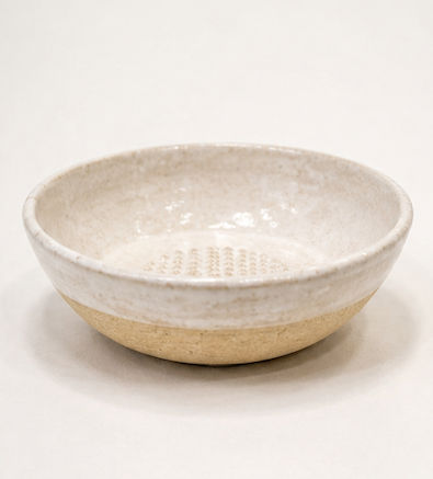 Individual salad bowl with inbuilt grater